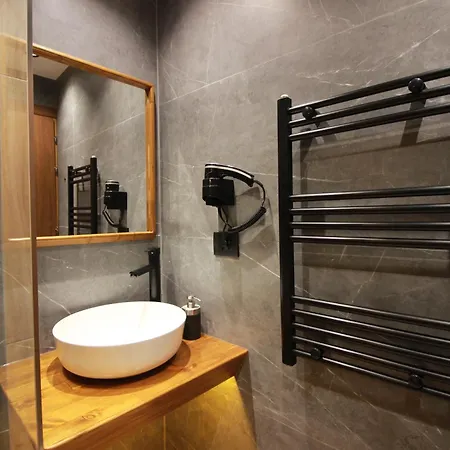 Konukevi Grey Stone Gjirokastër