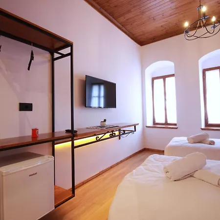 Grey Stone Affittacamere Gjirokastër