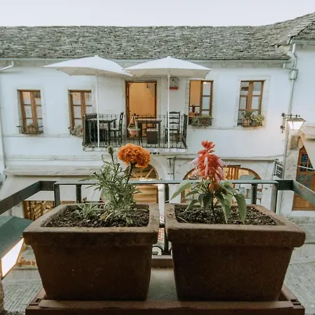 Grey Stone Pensionat Gjirokastër