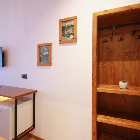 Pensionat Grey Stone 4*