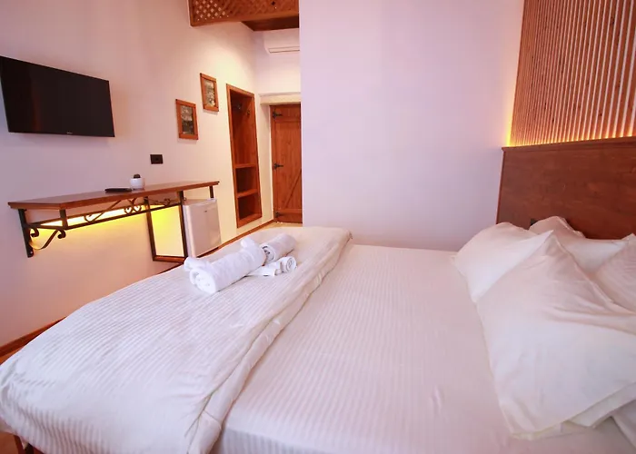 招待所 Grey Stone 4*