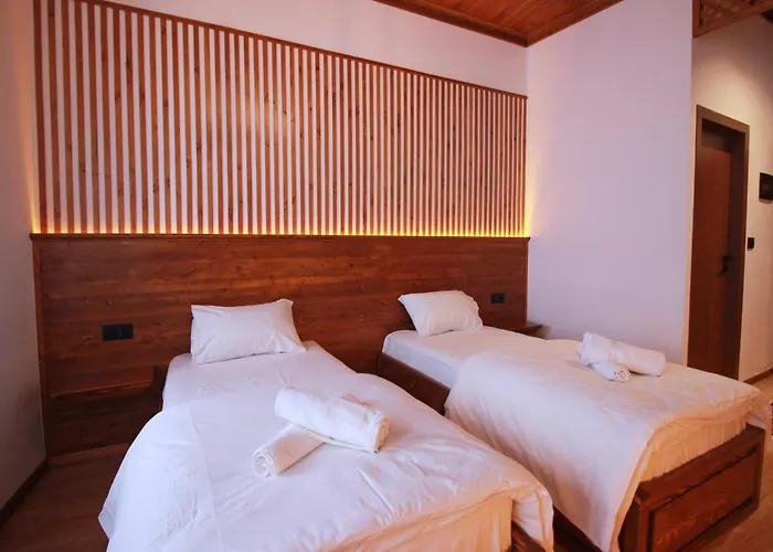 招待所 Grey Stone 4*