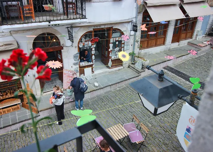 招待所 Grey Stone